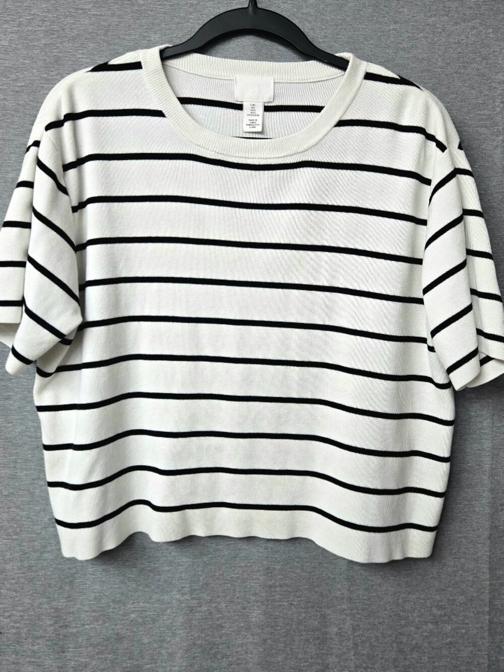 H&M KnitShirt Black and White Striped Short Sleeve Large Crewneck Parisian Chic